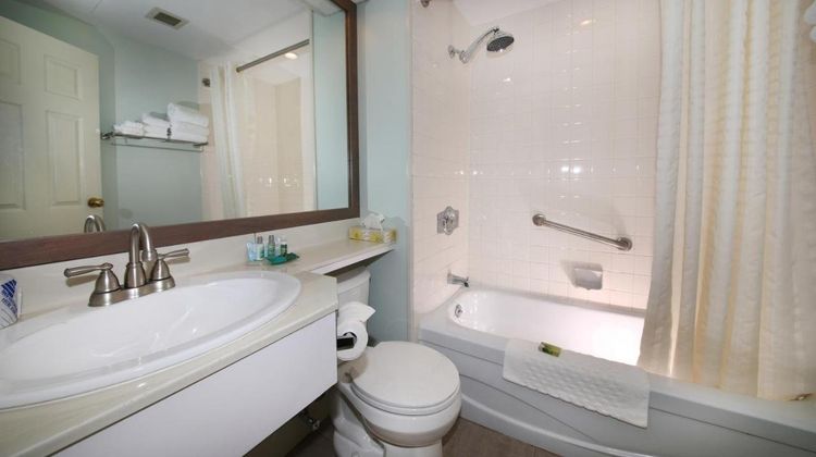 Loyalist Country Inn & Conference Centre Room