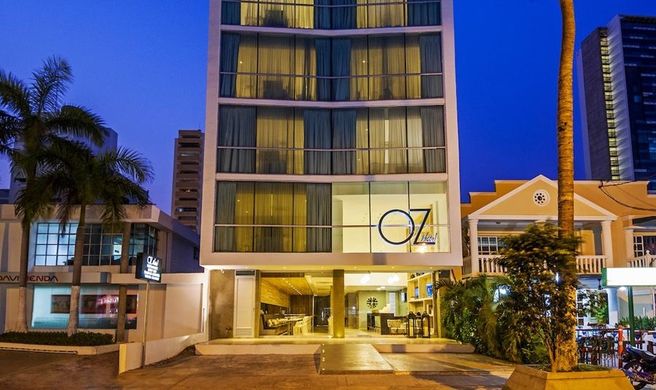 OZ Hotel Exterior