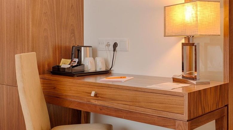 <b>Hotel Premium Porto Downtown Room</b>. Images powered by <a href="https://www.leonardoworldwide.com/" title="Leonardo Worldwide" target="_blank">Leonardo</a>.