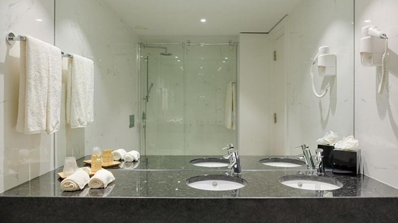 <b>Hotel Premium Porto Downtown Room</b>. Images powered by <a href="https://www.leonardoworldwide.com/" title="Leonardo Worldwide" target="_blank">Leonardo</a>.