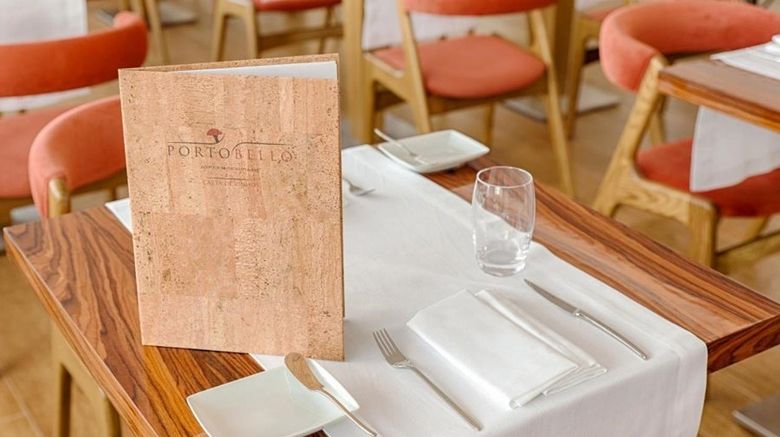 <b>Hotel Premium Porto Downtown Restaurant</b>. Images powered by <a href="https://www.leonardoworldwide.com/" title="Leonardo Worldwide" target="_blank">Leonardo</a>.