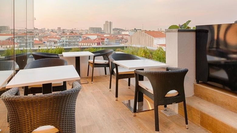 <b>Hotel Premium Porto Downtown Restaurant</b>. Images powered by <a href="https://www.leonardoworldwide.com/" title="Leonardo Worldwide" target="_blank">Leonardo</a>.