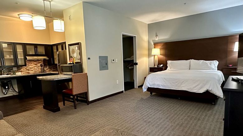 <b>Staybridge Suites Carlsbad Room</b>. Images powered by <a href="https://www.leonardoworldwide.com/" title="Leonardo Worldwide" target="_blank">Leonardo</a>.