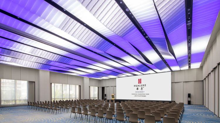 HUALUXE Changfeng Park Meeting