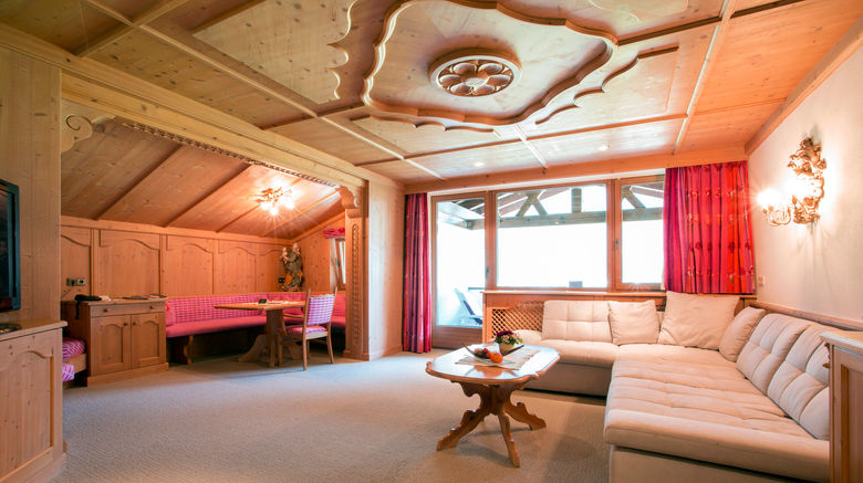 <b>Relais Chateaux Spa Hotel Jagdhof Suite</b>. Images powered by <a href="https://www.leonardoworldwide.com/" title="Leonardo Worldwide" target="_blank">Leonardo</a>.