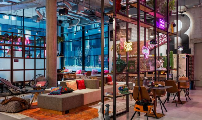 Moxy Frankfurt City Center Exterior