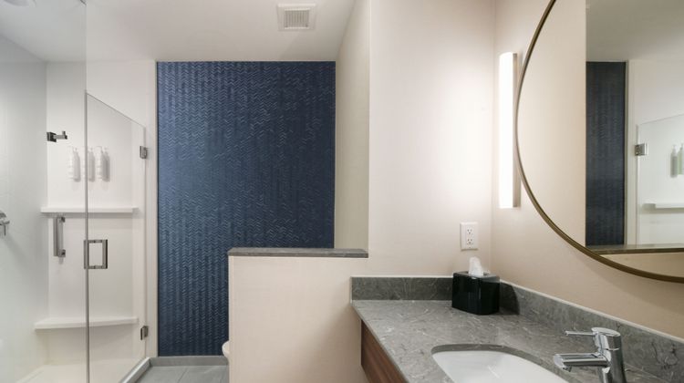 Fairfield Inn & Suites Dallas East Room