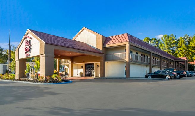 Red Roof Inn Tupelo Exterior