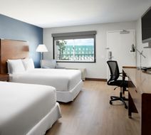 Four Points by Sheraton Anaheim Room