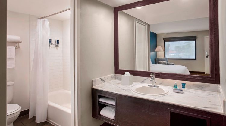 Four Points by Sheraton Anaheim Room