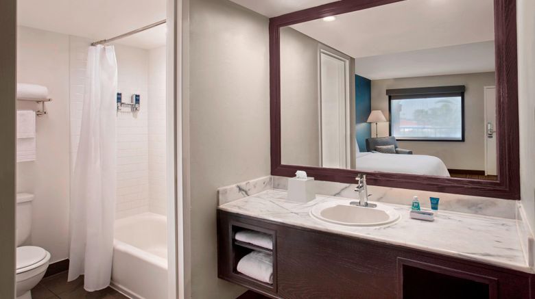 <b>Four Points by Sheraton Anaheim Room</b>. Images powered by <a href="https://www.leonardoworldwide.com/" title="Leonardo Worldwide" target="_blank">Leonardo</a>.