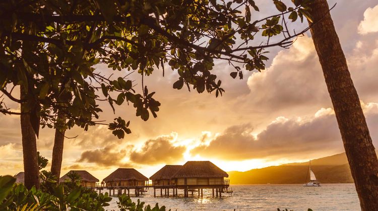 Le Taha'a Island Resort & Spa Exterior