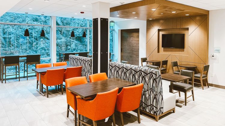 Holiday Inn Express/Stes Henderson South Restaurant