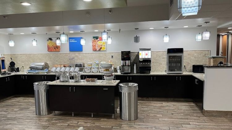 Holiday Inn Express & Suites Restaurant