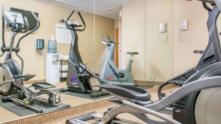 Holiday Inn Express & Suites Health Club