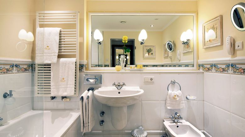 <b>Hotel Bareiss Room</b>. Images powered by <a href="https://www.leonardoworldwide.com/" title="Leonardo Worldwide" target="_blank">Leonardo</a>.