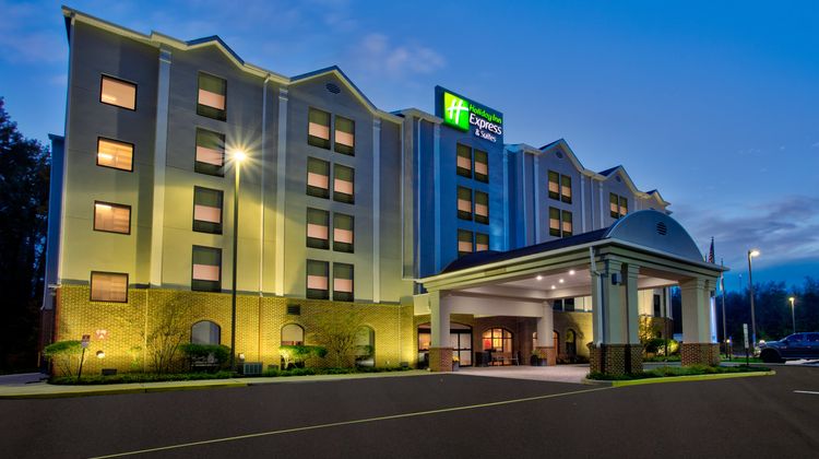 Holiday Inn Express Exterior