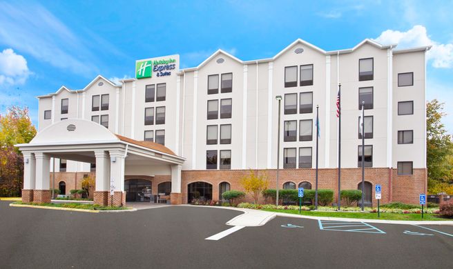 Holiday Inn Express Exterior