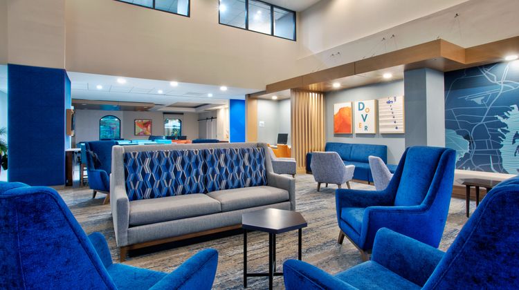 Holiday Inn Express Lobby