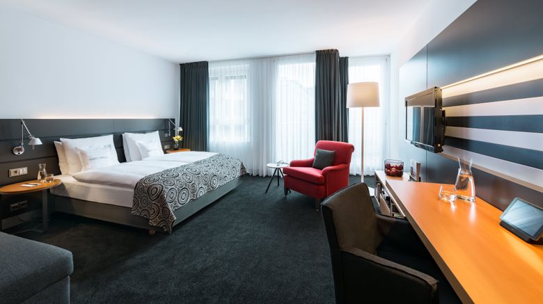 <b>The Madison Hamburg Room</b>. Images powered by <a href="https://www.leonardoworldwide.com/" title="Leonardo Worldwide" target="_blank">Leonardo</a>.