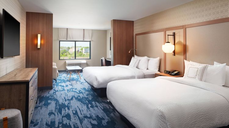 Fairfield Inn & Suites Louisville NE Suite
