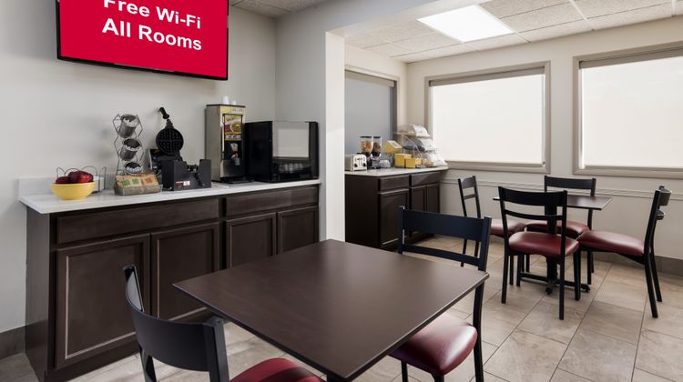 Red Roof Inn Weedsport Restaurant