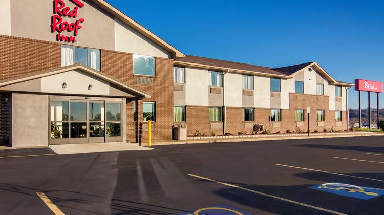 Red Roof Inn Greensburg Exterior