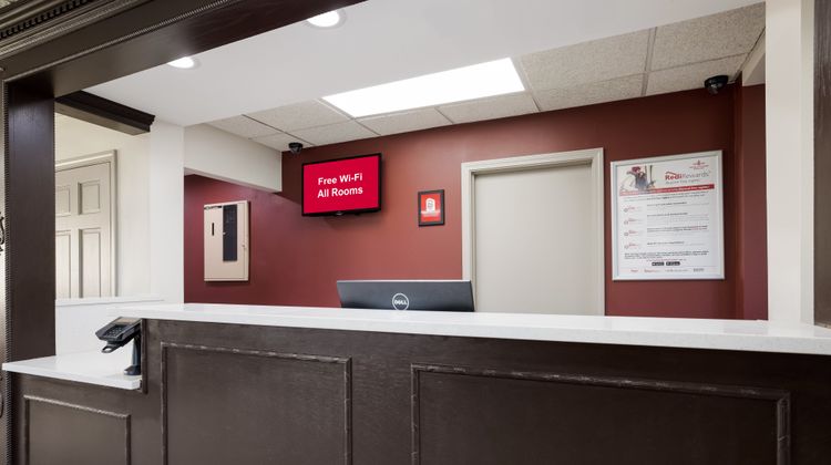 Red Roof Inn Weedsport Lobby