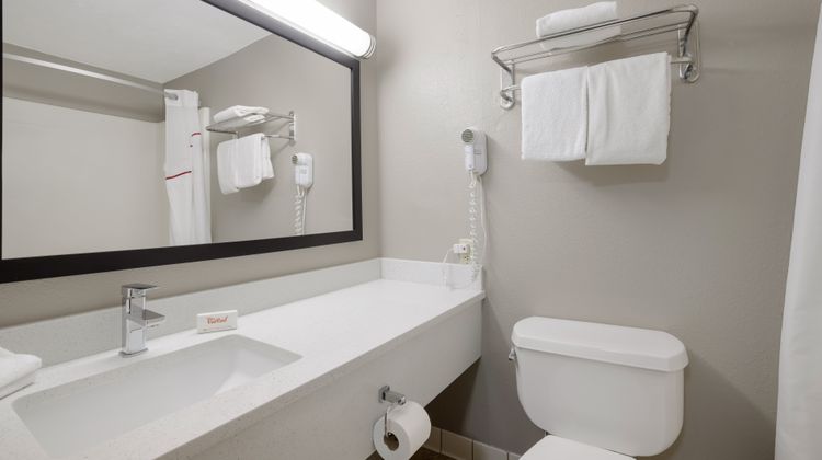 Red Roof Inn Weedsport Room