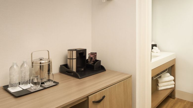 <b>Sheraton Pittsburgh Hotel at Station Sq Room</b>. Images powered by <a href="https://www.leonardoworldwide.com/" title="Leonardo Worldwide" target="_blank">Leonardo</a>.