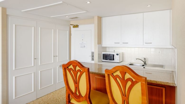 <b>Marriott Exec Apts Budapest Room</b>. Images powered by <a href="https://www.leonardoworldwide.com/" title="Leonardo Worldwide" target="_blank">Leonardo</a>.