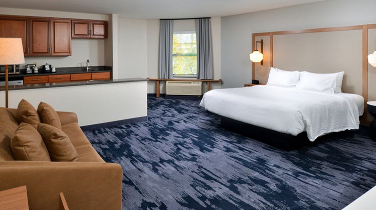Fairfield Inn & Suites Goshen Middletown Suite