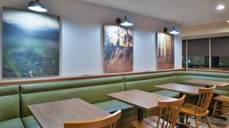 Fairfield Inn & Suites Goshen Middletown Restaurant