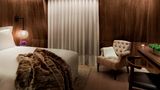 <b>The London EDITION Room</b>. Images powered by <a href=https://www.travelagewest.com/Hotels/London/