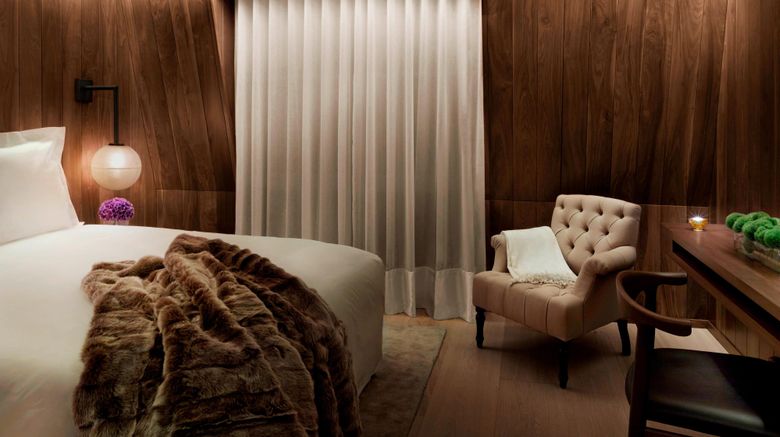<b>The London EDITION Room</b>. Images powered by <a href=https://www.travelagewest.com/Hotels/London/