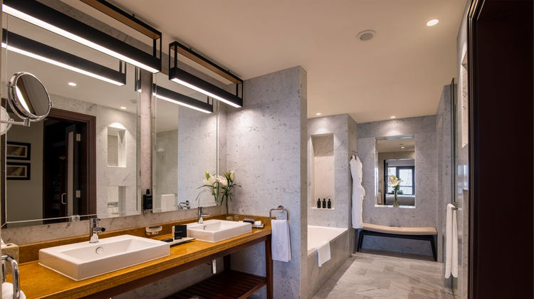 Amwaj Rotana Room