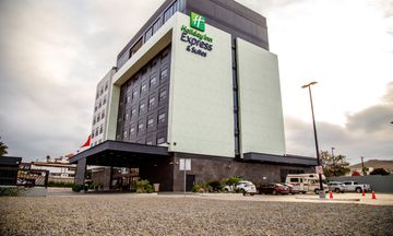 Holiday Inn Express/Stes Ensenada Centro