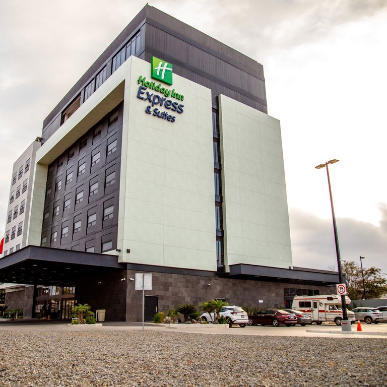 Holiday Inn Express/Stes Ensenada Centro