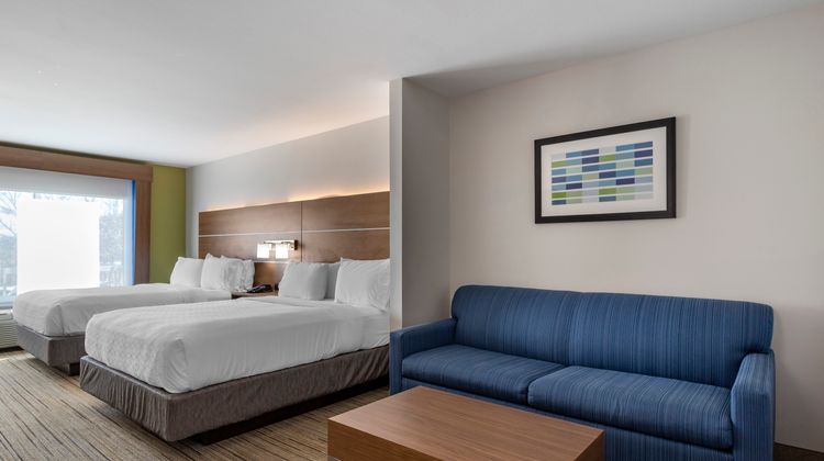 Holiday Inn Express Hotel & Suites Room
