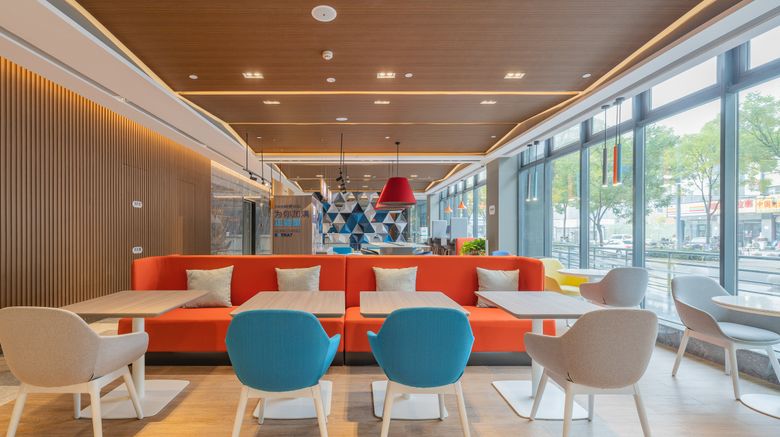 <b>Holiday Inn Express High Tech Zone Lobby</b>. Images powered by <a href="https://www.leonardoworldwide.com/" title="Leonardo Worldwide" target="_blank">Leonardo</a>.