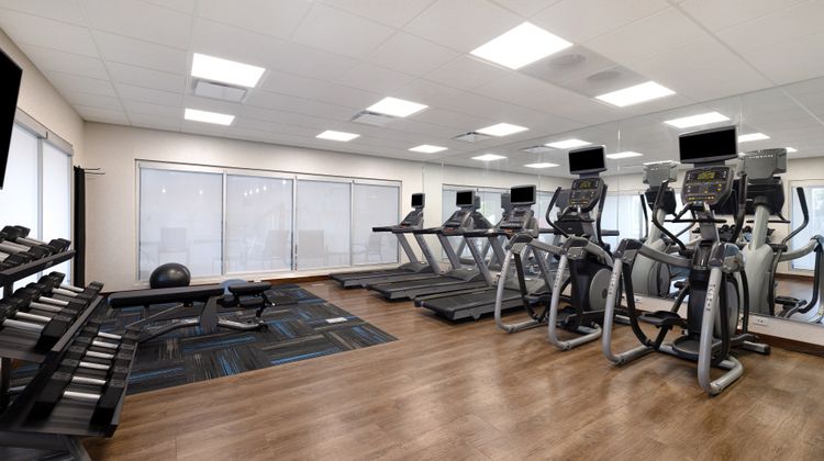Holiday Inn Express & Suites Dearborn Health Club