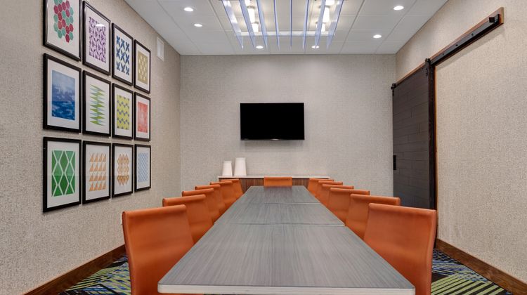 Holiday Inn Express & Suites Dearborn Meeting