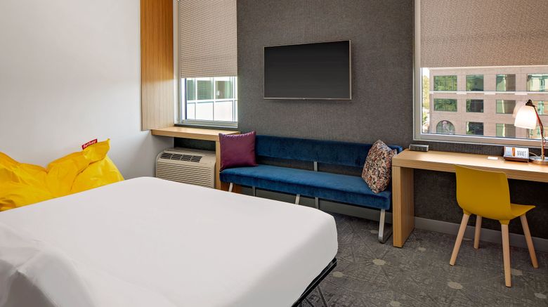 <b>aloft Chapel Hill Room</b>. Images powered by <a href="https://www.leonardoworldwide.com/" title="Leonardo Worldwide" target="_blank">Leonardo</a>.