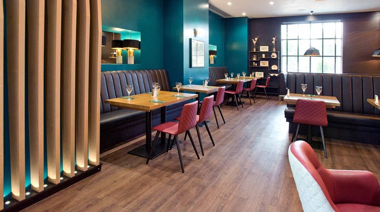 <b>Sandman Signature Gatwick Restaurant</b>. Images powered by <a href="https://www.leonardoworldwide.com/" title="Leonardo Worldwide" target="_blank">Leonardo</a>.