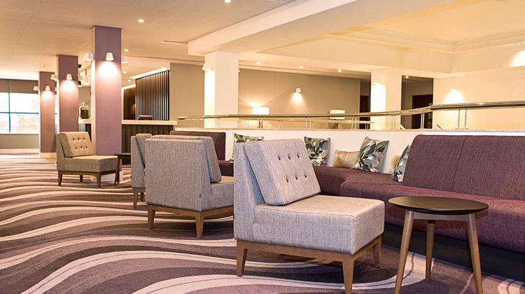 Sandman Signature Gatwick Lobby