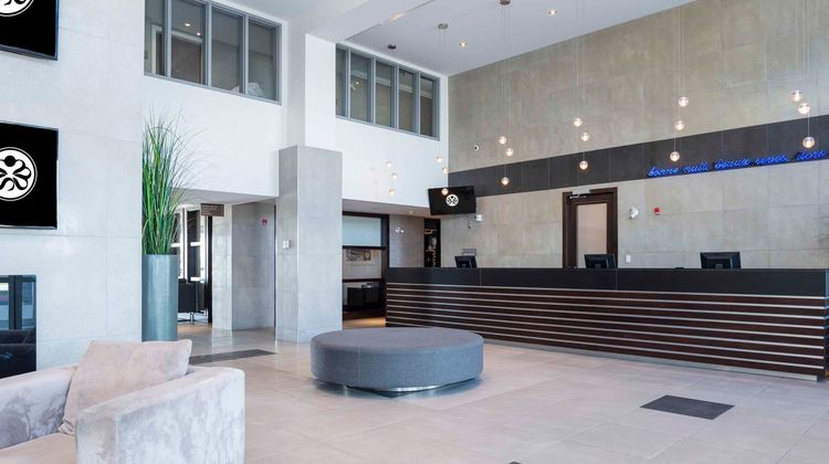 Sandman Signature Hotel & Suites Lobby