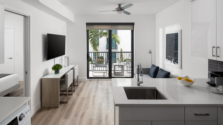 <b>AKA West Palm Exterior</b>. Images powered by <a href="https://www.leonardoworldwide.com/" title="Leonardo Worldwide" target="_blank">Leonardo</a>.