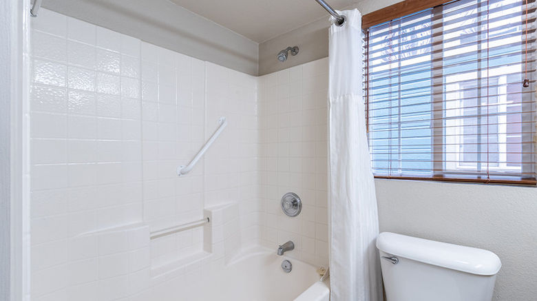 <b>River Pointe Napa Valley Room</b>. Images powered by <a href="https://www.leonardoworldwide.com/" title="Leonardo Worldwide" target="_blank">Leonardo</a>.