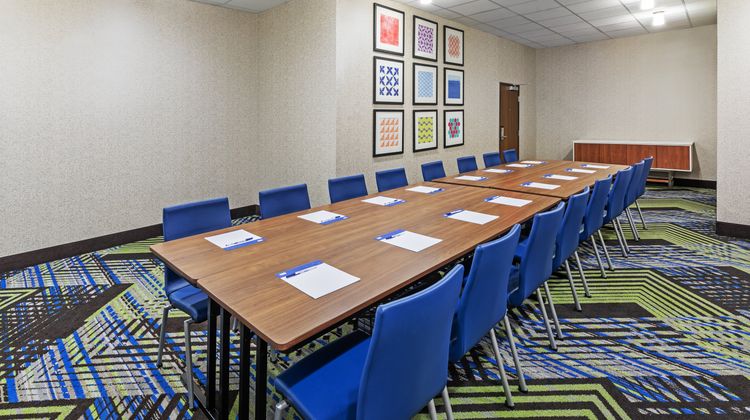 Holiday Inn Express & Suites N Downtown Meeting