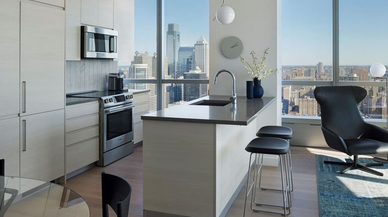 <b>AKA University City Room</b>. Images powered by <a href="https://www.leonardoworldwide.com/" title="Leonardo Worldwide" target="_blank">Leonardo</a>.